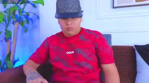 bennett_alejoo online show from July 12, 2026, 7:27 pm
