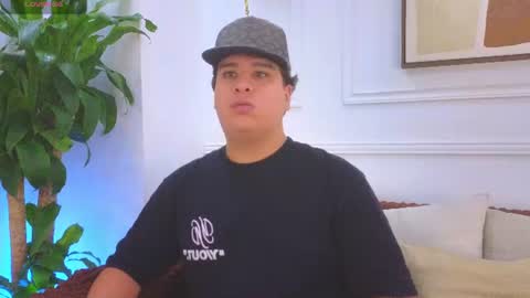 bennett_alejoo online show from July 19, 2026, 6:11 pm