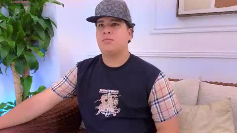 bennett_alejoo online show from July 22, 2026, 7:27 pm