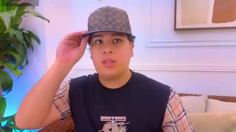 bennett_alejoo online show from July 30, 2026, 7:02 pm