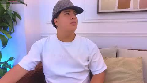 bennett_alejoo online show from July 31, 2026, 7:02 pm