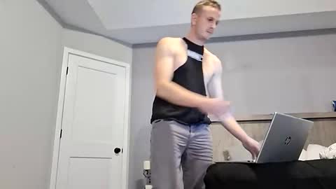 Snapshot of bennyc04041987 chatting on December 1, 2025, 7:52 pm BennyC online show from December 1, 2025, 7:52 pm