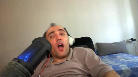 Snapshot of bentish chatting on May 9, 2026, 2:11 pm bentish online show from May 9, 2026, 2:11 pm