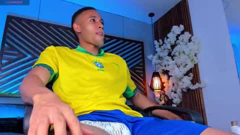 bento_fox online show from November 22, 2025, 4:00 am