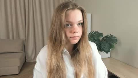 Julie online show from April 23, 2026, 6:21 pm