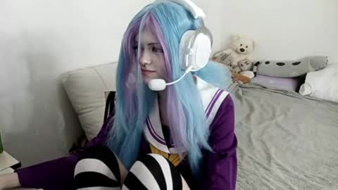 Lina online show from April 21, 2026, 3:17 pm