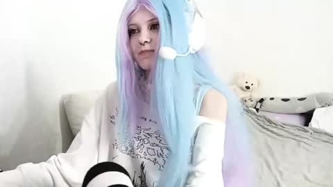 Lina online show from April 22, 2026, 3:13 pm