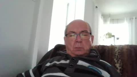 bernard1102 online show from March 3, 2026, 1:39 pm