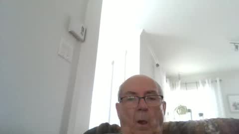 bernard1102 online show from April 16, 2026, 1:56 pm