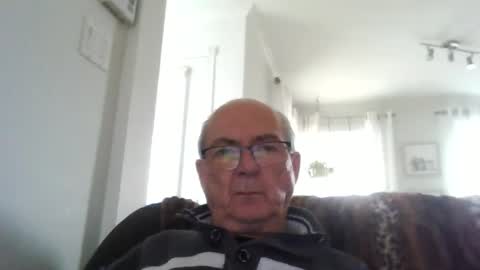Snapshot of bernard1102 chatting on April 30, 2026, 1:39 pm bernard1102 online show from April 30, 2026, 1:39 pm
