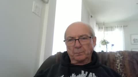 Snapshot of bernard1102 chatting on May 13, 2026, 1:41 pm bernard1102 online show from May 13, 2026, 1:41 pm