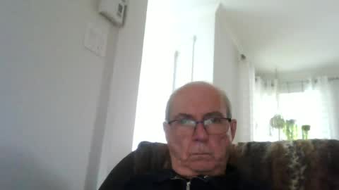 bernard1102 online show from June 18, 2026, 7:51 pm
