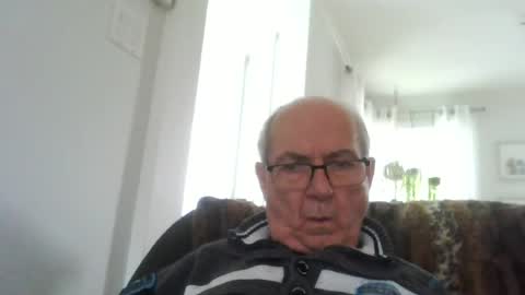 bernard1102 online show from June 19, 2026, 1:04 pm