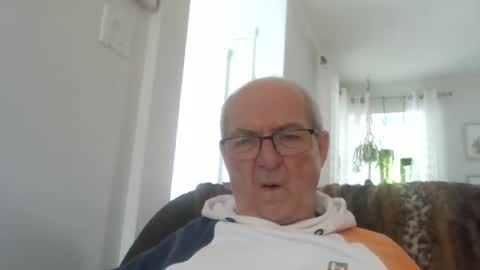 bernard1102 online show from June 27, 2026, 12:55 pm