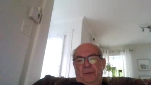 bernard1102 online show from June 30, 2026, 9:43 am