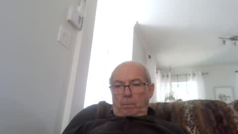 bernard1102 online show from July 6, 2026, 1:52 pm