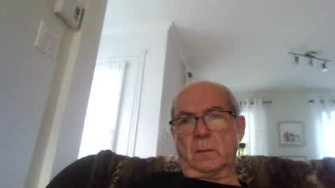 bernard1102 online show from July 10, 2026, 10:40 am