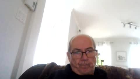 bernard1102 online show from August 3, 2026, 2:22 pm