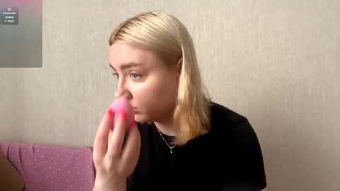Anny online show from June 4, 2026, 11:49 am