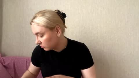 Anny online show from June 5, 2026, 11:16 am
