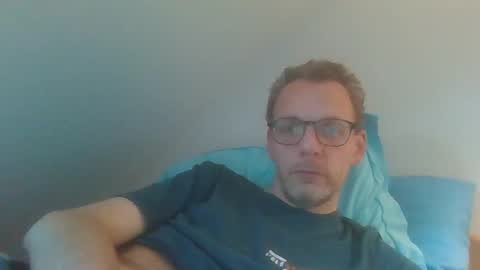 Snapshot of bernie484237 chatting on June 2, 2026, 4:42 pm Bernie online show from June 2, 2026, 4:42 pm