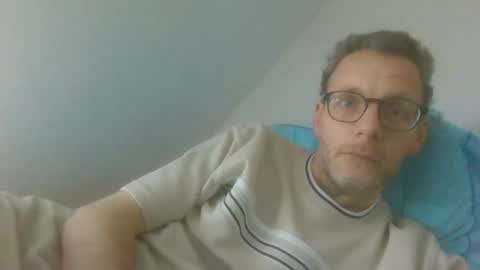 Snapshot of bernie484237 chatting on June 5, 2026, 1:06 pm Bernie online show from June 5, 2026, 1:06 pm