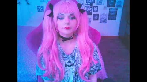 BerrieKitten online show from April 16, 2026, 8:20 pm