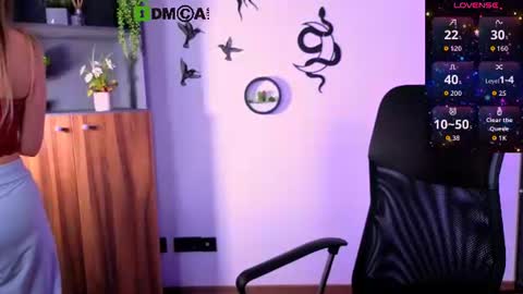 Snapshot of berry_alma chatting on July 15, 2026, 7:19 pm Alma online show from July 15, 2026, 7:19 pm