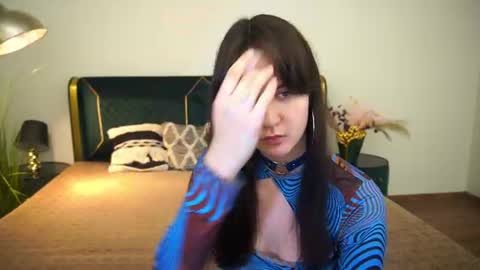 Violette online show from July 7, 2026, 1:15 pm