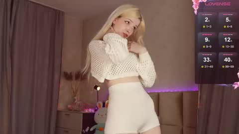 Snapshot of berrylush chatting on November 28, 2025, 4:09 pm Katte online show from November 28, 2025, 4:09 pm