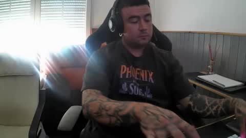 Snapshot of berto3389 chatting on June 8, 2026, 5:35 pm berto3389 online show from June 8, 2026, 5:35 pm