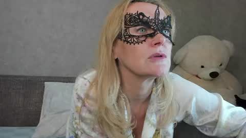 Snapshot of best__angelica chatting on July 15, 2026, 8:41 am best__angelica online show from July 15, 2026, 8:41 am
