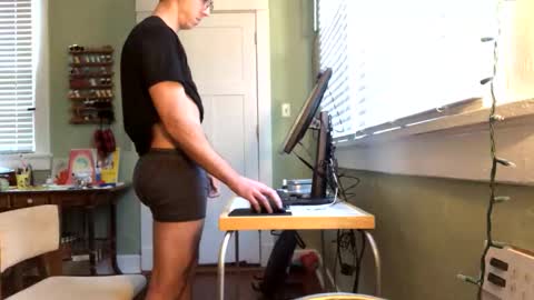 Snapshot of best_triam chatting on October 29, 2025, 8:54 pm best_triam online show from October 29, 2025, 8:54 pm