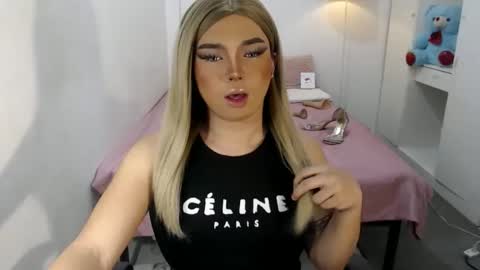 bestgirljulia online show from September 22, 2025, 4:47 am