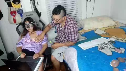 Snapshot of bestia_bella_sex chatting on September 24, 2025, 4:27 am Rugal y angel online show from September 24, 2025, 4:27 am