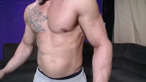 Snapshot of bestmuscle chatting on February 11, 2025, 3:40 am bestmuscle online show from February 11, 2025, 3:40 am