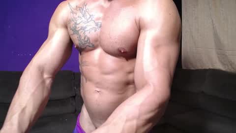 Snapshot of bestmuscle chatting on February 17, 2025, 5:04 am bestmuscle online show from February 17, 2025, 5:04 am