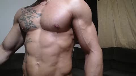 Snapshot of bestmuscle chatting on May 8, 2026, 8:36 pm bestmuscle online show from May 8, 2026, 8:36 pm