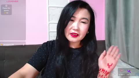 Snapshot of bet_lu chatting on October 19, 2025, 10:10 pm Bet Lu online show from October 19, 2025, 10:10 pm