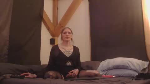 Betsy online show from February 11, 2026, 9:09 pm