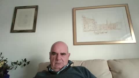 Snapshot of betta1 chatting on December 17, 2025, 4:24 pm betta1 online show from December 17, 2025, 4:24 pm