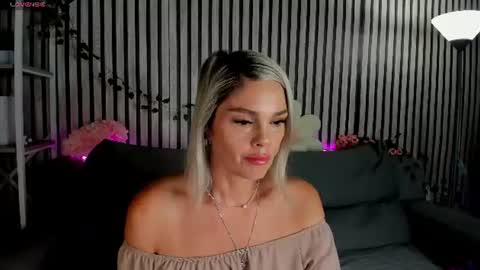 Snapshot of betty_brock chatting on July 13, 2026, 1:19 am Betty online show from July 13, 2026, 1:19 am