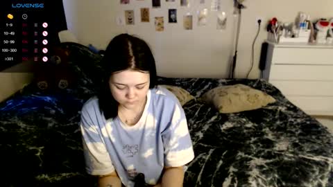 Snapshot of bettyandrich chatting on October 26, 2025, 8:53 am Betty and Rich online show from October 26, 2025, 8:53 am