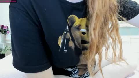 Snapshot of bettyurbane chatting on February 6, 2025, 7:24 am Mila Sweet online show from February 6, 2025, 7:24 am