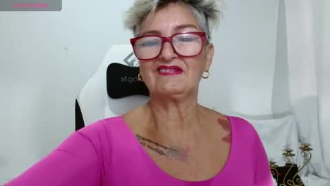 Snapshot of bety_cum3 chatting on June 6, 2026, 2:33 pm bibiana online show from June 6, 2026, 2:33 pm