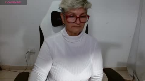 Snapshot of bety_cum3 chatting on June 11, 2026, 12:32 am bibiana online show from June 11, 2026, 12:32 am