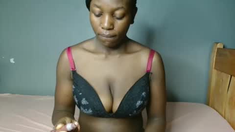 Snapshot of beverly_bay chatting on May 10, 2026, 10:15 pm beverly online show from May 10, 2026, 10:15 pm