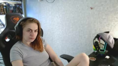 beverly_yay online show from April 23, 2026, 12:29 pm