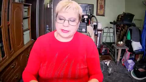 Snapshot of beverlyqcynia chatting on October 21, 2025, 11:00 am BeverlyQCynia online show from October 21, 2025, 11:00 am