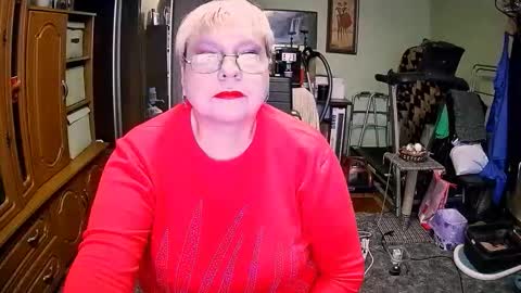 Snapshot of beverlyqcynia chatting on October 22, 2025, 1:44 pm BeverlyQCynia online show from October 22, 2025, 1:44 pm